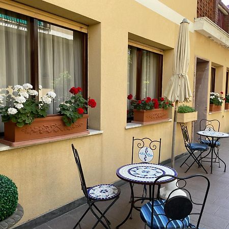 Hotel Mondial Рапалло Экстерьер фото