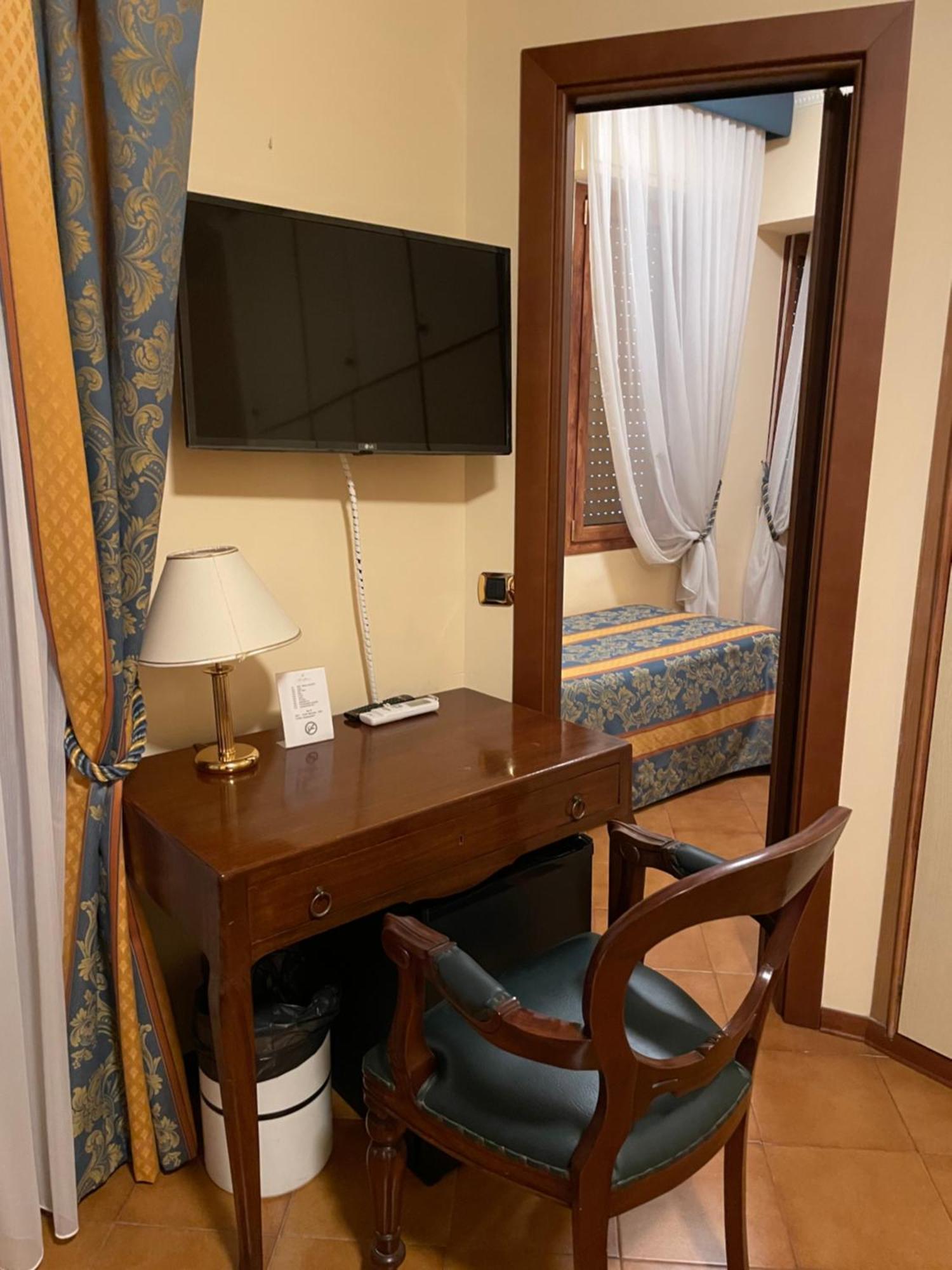 Hotel Mondial Рапалло Номер фото