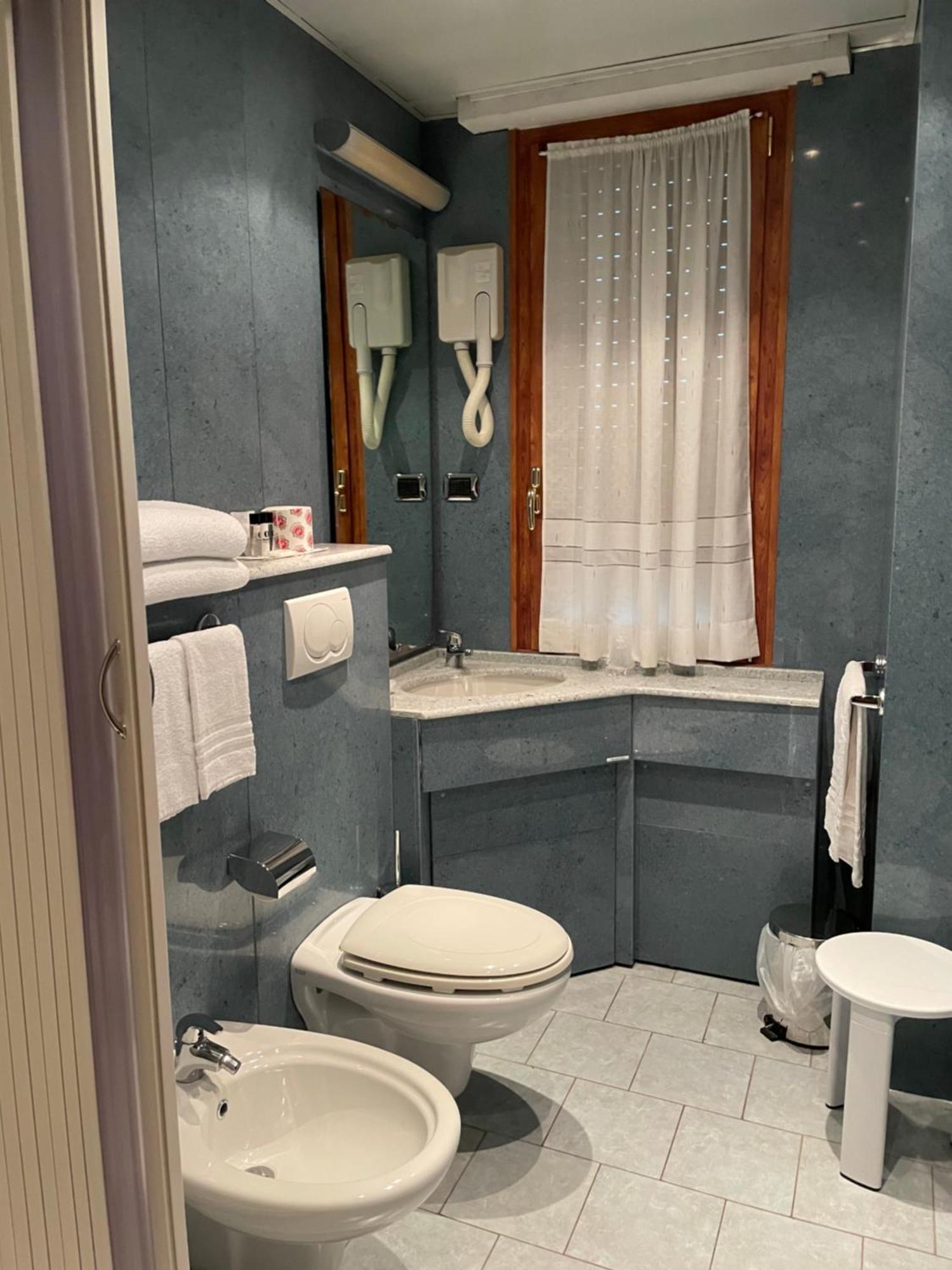 Hotel Mondial Рапалло Номер фото