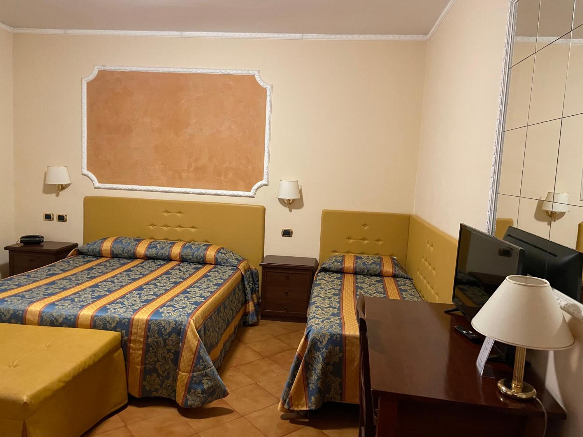 Hotel Mondial Рапалло Номер фото
